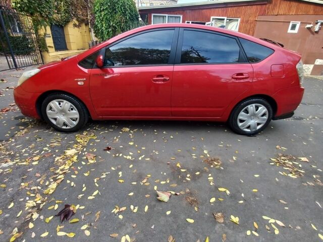 Красный Тойота Приус, объемом двигателя 1.5 л и пробегом 3 тыс. км за 7500 $, фото 6 на Automoto.ua