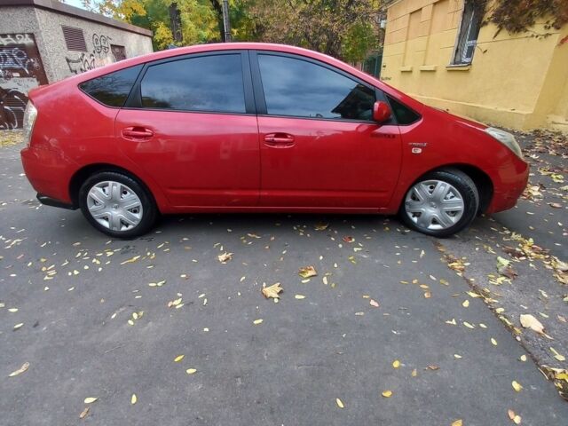 Красный Тойота Приус, объемом двигателя 1.5 л и пробегом 3 тыс. км за 7500 $, фото 3 на Automoto.ua