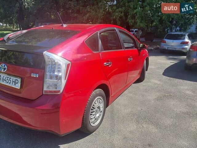 Красный Тойота Приус, объемом двигателя 1.8 л и пробегом 334 тыс. км за 9750 $, фото 5 на Automoto.ua