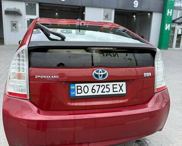 Красный Тойота Приус, объемом двигателя 1.8 л и пробегом 320 тыс. км за 10300 $, фото 3 на Automoto.ua