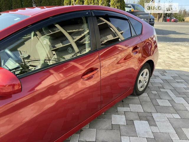 Красный Тойота Приус, объемом двигателя 1.8 л и пробегом 150 тыс. км за 9550 $, фото 7 на Automoto.ua