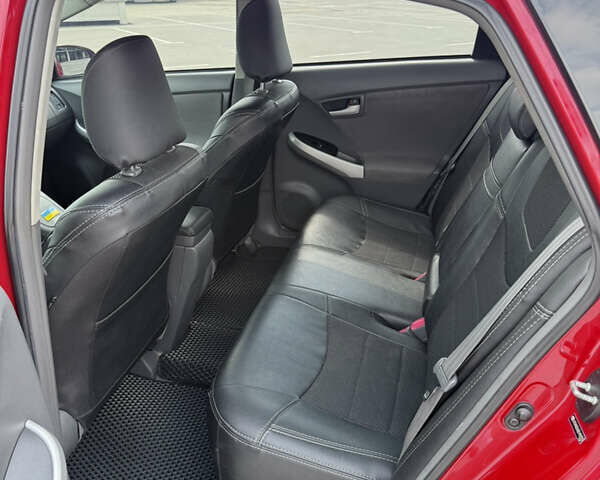 Красный Тойота Приус, объемом двигателя 1.8 л и пробегом 296 тыс. км за 9400 $, фото 22 на Automoto.ua