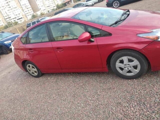 Красный Тойота Приус, объемом двигателя 1.8 л и пробегом 344 тыс. км за 8930 $, фото 3 на Automoto.ua