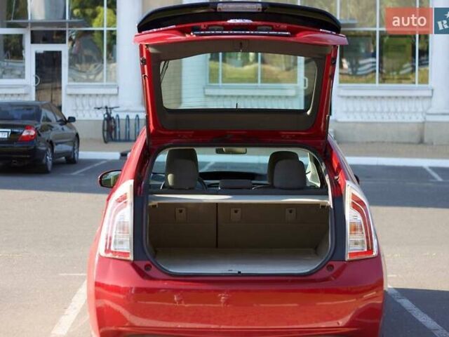 Красный Тойота Приус, объемом двигателя 1.8 л и пробегом 176 тыс. км за 10800 $, фото 9 на Automoto.ua