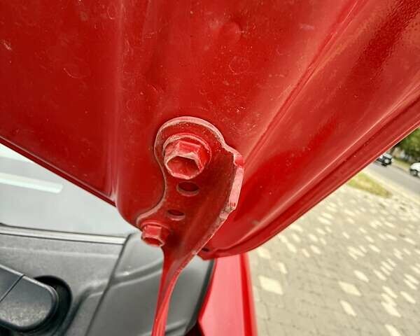 Красный Тойота Приус, объемом двигателя 1.5 л и пробегом 208 тыс. км за 9999 $, фото 53 на Automoto.ua