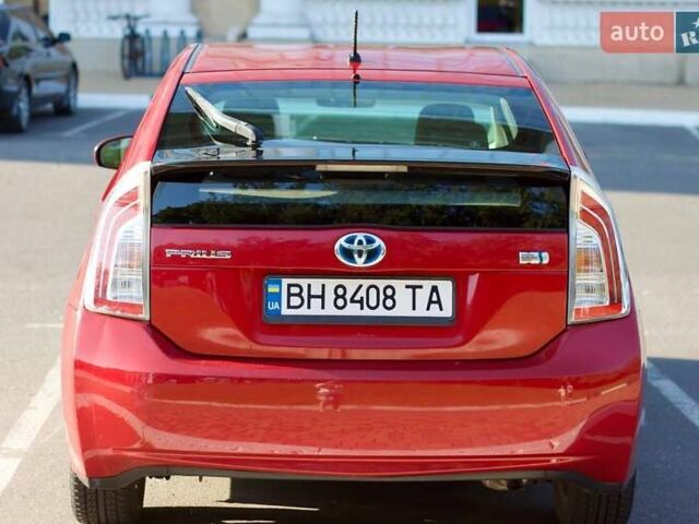 Красный Тойота Приус, объемом двигателя 1.8 л и пробегом 176 тыс. км за 10800 $, фото 3 на Automoto.ua