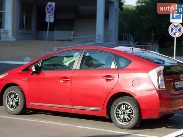 Красный Тойота Приус, объемом двигателя 1.8 л и пробегом 176 тыс. км за 10800 $, фото 4 на Automoto.ua