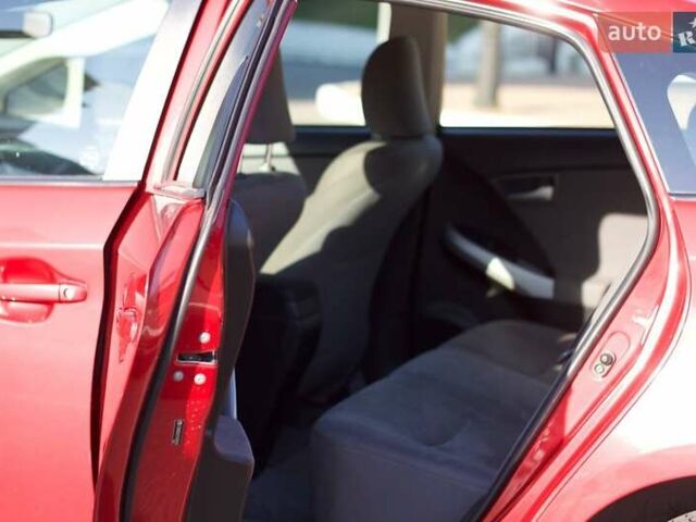 Красный Тойота Приус, объемом двигателя 1.8 л и пробегом 176 тыс. км за 10800 $, фото 10 на Automoto.ua