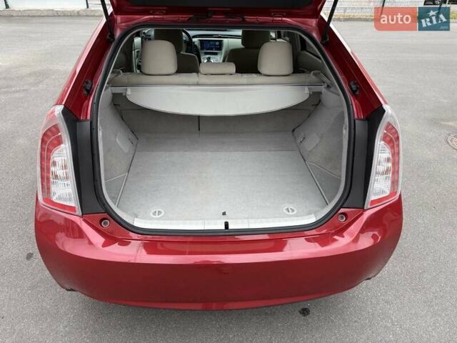 Красный Тойота Приус, объемом двигателя 1.8 л и пробегом 167 тыс. км за 12500 $, фото 4 на Automoto.ua