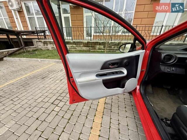 Червоний Тойота Пріус, об'ємом двигуна 1.5 л та пробігом 208 тис. км за 9999 $, фото 60 на Automoto.ua