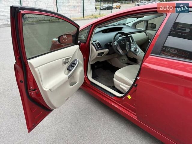 Красный Тойота Приус, объемом двигателя 1.8 л и пробегом 167 тыс. км за 12500 $, фото 3 на Automoto.ua