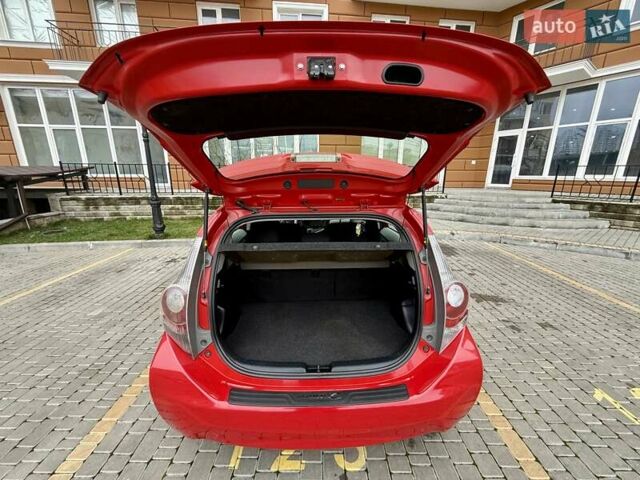 Червоний Тойота Пріус, об'ємом двигуна 1.5 л та пробігом 208 тис. км за 9999 $, фото 24 на Automoto.ua