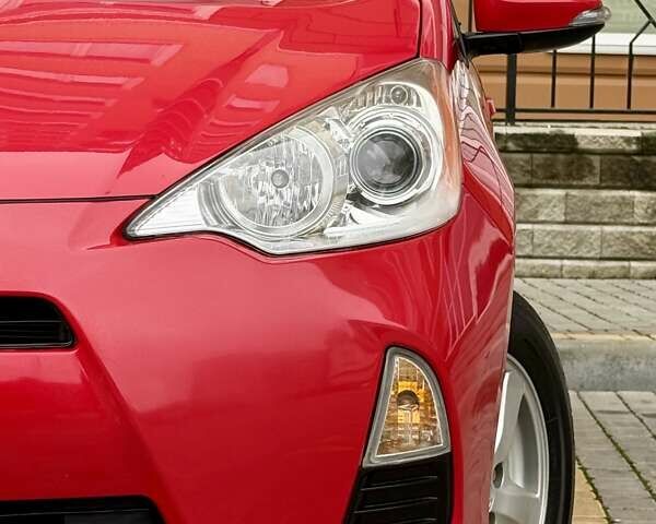 Червоний Тойота Пріус, об'ємом двигуна 1.5 л та пробігом 208 тис. км за 9999 $, фото 14 на Automoto.ua