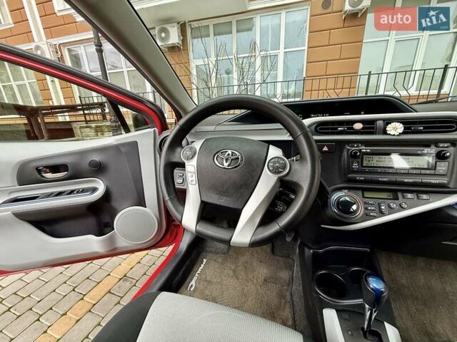Червоний Тойота Пріус, об'ємом двигуна 1.5 л та пробігом 208 тис. км за 9999 $, фото 53 на Automoto.ua