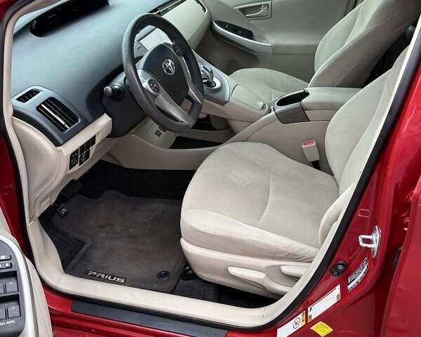 Красный Тойота Приус, объемом двигателя 1.8 л и пробегом 167 тыс. км за 12500 $, фото 6 на Automoto.ua