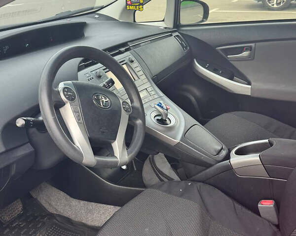 Красный Тойота Приус, объемом двигателя 1.8 л и пробегом 199 тыс. км за 11400 $, фото 9 на Automoto.ua