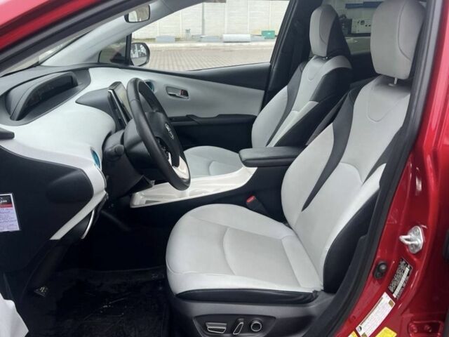 Красный Тойота Приус, объемом двигателя 1.8 л и пробегом 126 тыс. км за 19000 $, фото 3 на Automoto.ua