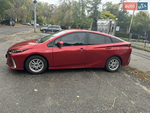 Красный Тойота Приус, объемом двигателя 1.8 л и пробегом 241 тыс. км за 16800 $, фото 3 на Automoto.ua