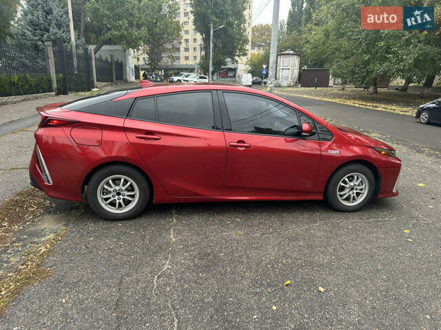 Красный Тойота Приус, объемом двигателя 1.8 л и пробегом 241 тыс. км за 16800 $, фото 4 на Automoto.ua