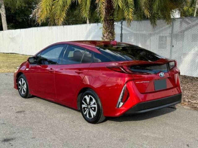 Красный Тойота Приус, объемом двигателя 1.8 л и пробегом 43 тыс. км за 5000 $, фото 2 на Automoto.ua