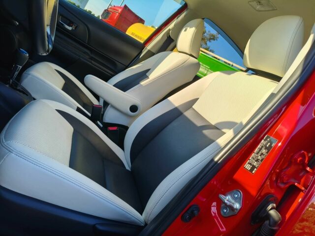 Красный Тойота Приус, объемом двигателя 1.5 л и пробегом 66 тыс. км за 14800 $, фото 13 на Automoto.ua