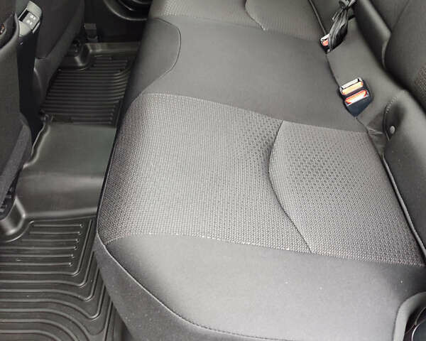 Красный Тойота Приус, объемом двигателя 1.8 л и пробегом 147 тыс. км за 19200 $, фото 19 на Automoto.ua