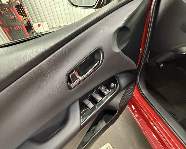 Красный Тойота Приус, объемом двигателя 1.8 л и пробегом 74 тыс. км за 17500 $, фото 16 на Automoto.ua