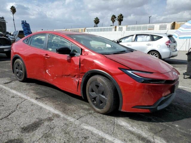 Красный Тойота Приус, объемом двигателя 2 л и пробегом 9 тыс. км за 7900 $, фото 2 на Automoto.ua