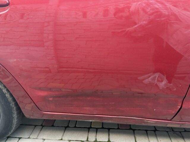 Красный Тойота Приус, объемом двигателя 1.5 л и пробегом 300 тыс. км за 2700 $, фото 4 на Automoto.ua