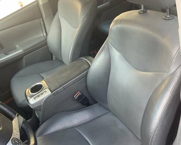 Красный Тойота Приус, объемом двигателя 1.8 л и пробегом 222 тыс. км за 13900 $, фото 3 на Automoto.ua