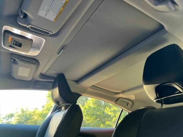 Красный Тойота Приус, объемом двигателя 2 л и пробегом 10 тыс. км за 12000 $, фото 7 на Automoto.ua