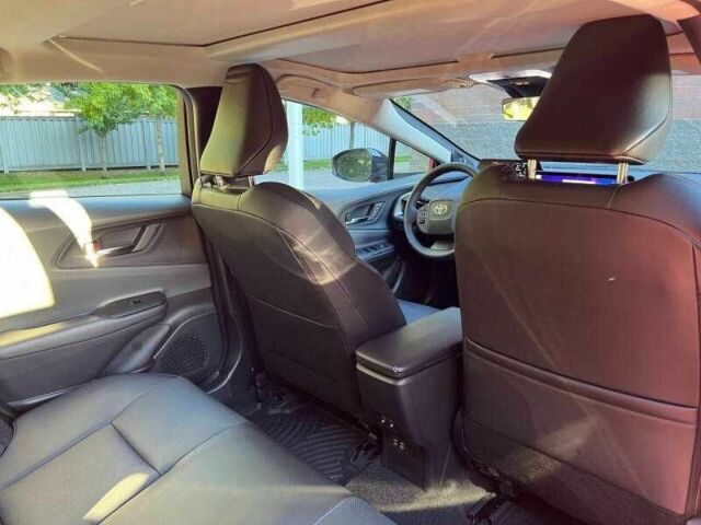 Красный Тойота Приус, объемом двигателя 2 л и пробегом 10 тыс. км за 12000 $, фото 15 на Automoto.ua