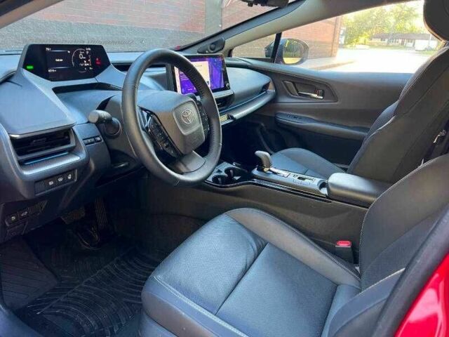 Красный Тойота Приус, объемом двигателя 2 л и пробегом 10 тыс. км за 12000 $, фото 6 на Automoto.ua