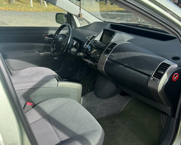 Тойота Пріус, об'ємом двигуна 1.5 л та пробігом 318 тис. км за 7200 $, фото 8 на Automoto.ua