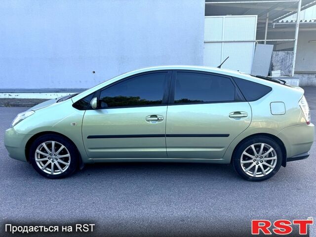 Тойота Приус, объемом двигателя 1.5 л и пробегом 231 тыс. км за 8999 $, фото 5 на Automoto.ua