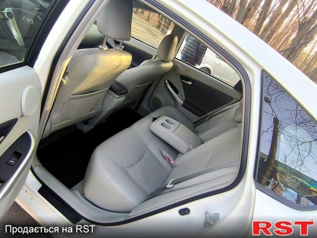 Тойота Приус, объемом двигателя 18 л и пробегом 211 тыс. км за 10000 $, фото 8 на Automoto.ua