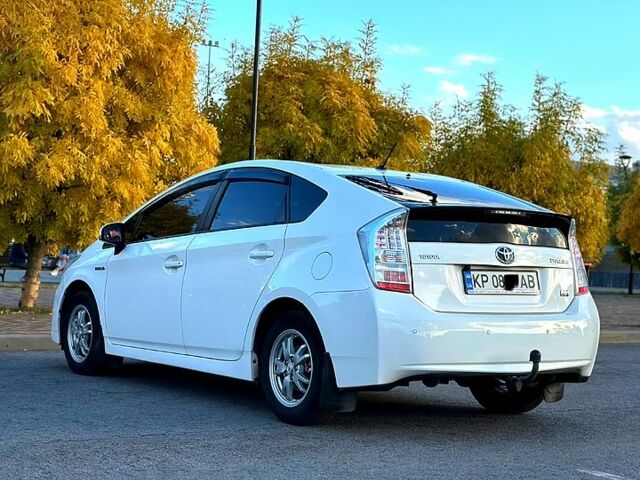 Тойота Приус, объемом двигателя 1.8 л и пробегом 210 тыс. км за 11000 $, фото 2 на Automoto.ua