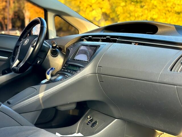 Тойота Приус, объемом двигателя 1.8 л и пробегом 198 тыс. км за 10500 $, фото 4 на Automoto.ua