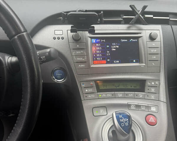 Тойота Приус, объемом двигателя 1.8 л и пробегом 200 тыс. км за 11500 $, фото 5 на Automoto.ua