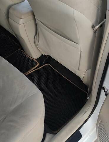 Тойота Пріус, об'ємом двигуна 1.8 л та пробігом 250 тис. км за 9500 $, фото 2 на Automoto.ua