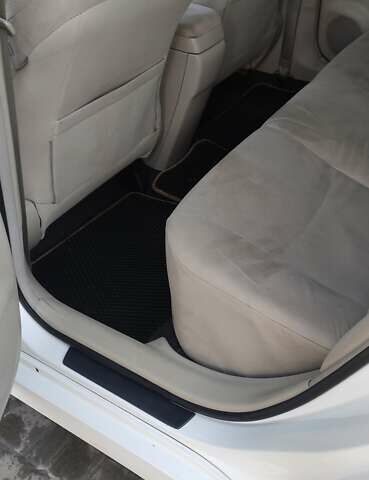 Тойота Пріус, об'ємом двигуна 1.8 л та пробігом 250 тис. км за 9500 $, фото 6 на Automoto.ua