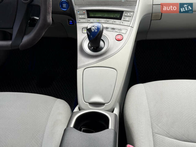 Тойота Приус, объемом двигателя 1.8 л и пробегом 220 тыс. км за 9950 $, фото 20 на Automoto.ua