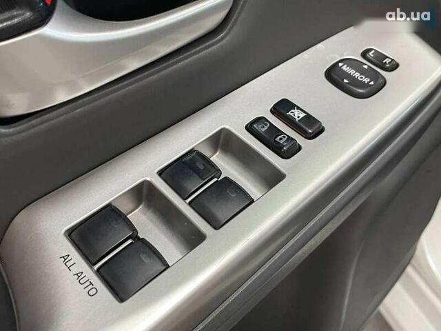 Тойота Приус, объемом двигателя 0 л и пробегом 217 тыс. км за 10990 $, фото 17 на Automoto.ua