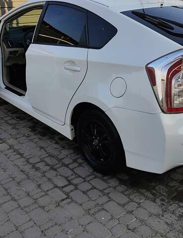 Тойота Пріус, об'ємом двигуна 1.8 л та пробігом 250 тис. км за 9500 $, фото 4 на Automoto.ua