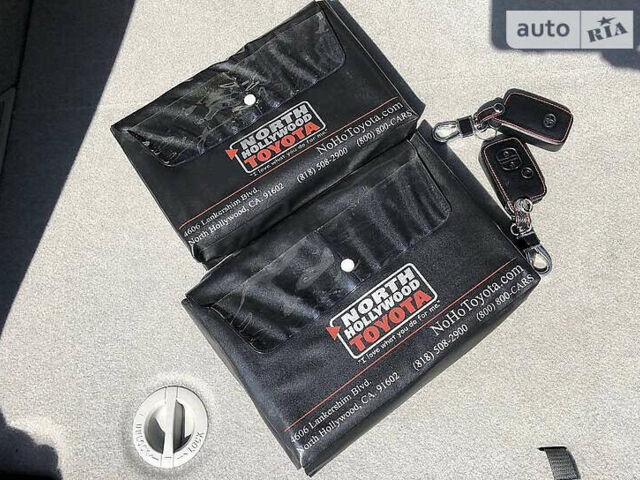 Тойота Приус, объемом двигателя 1.8 л и пробегом 279 тыс. км за 10800 $, фото 17 на Automoto.ua