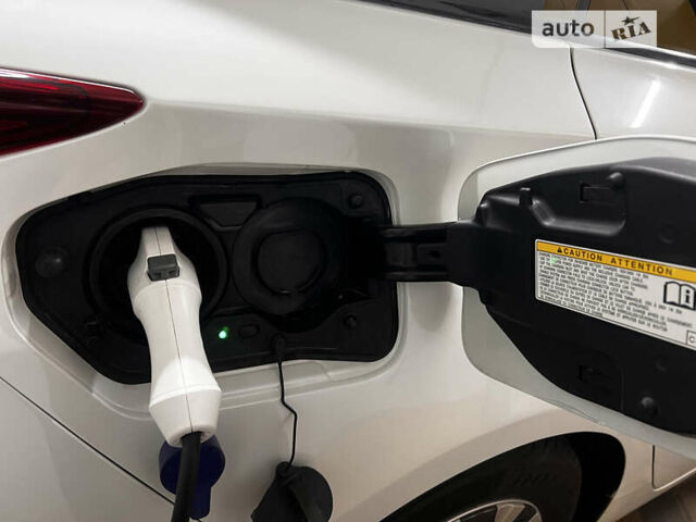 Тойота Приус, объемом двигателя 1.8 л и пробегом 90 тыс. км за 21500 $, фото 13 на Automoto.ua