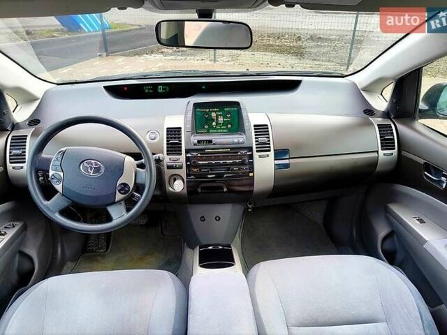 Серый Тойота Приус, объемом двигателя 1.5 л и пробегом 163 тыс. км за 7900 $, фото 10 на Automoto.ua