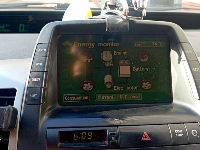 Сірий Тойота Пріус, об'ємом двигуна 1.5 л та пробігом 299 тис. км за 5900 $, фото 3 на Automoto.ua