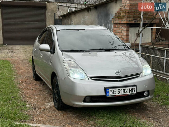 Серый Тойота Приус, объемом двигателя 1.5 л и пробегом 320 тыс. км за 6500 $, фото 7 на Automoto.ua