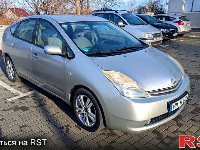 Сірий Тойота Пріус, об'ємом двигуна 1.5 л та пробігом 241 тис. км за 2450 $, фото 1 на Automoto.ua